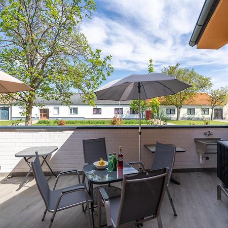 Pension Pannonia Parndorf Exterior photo