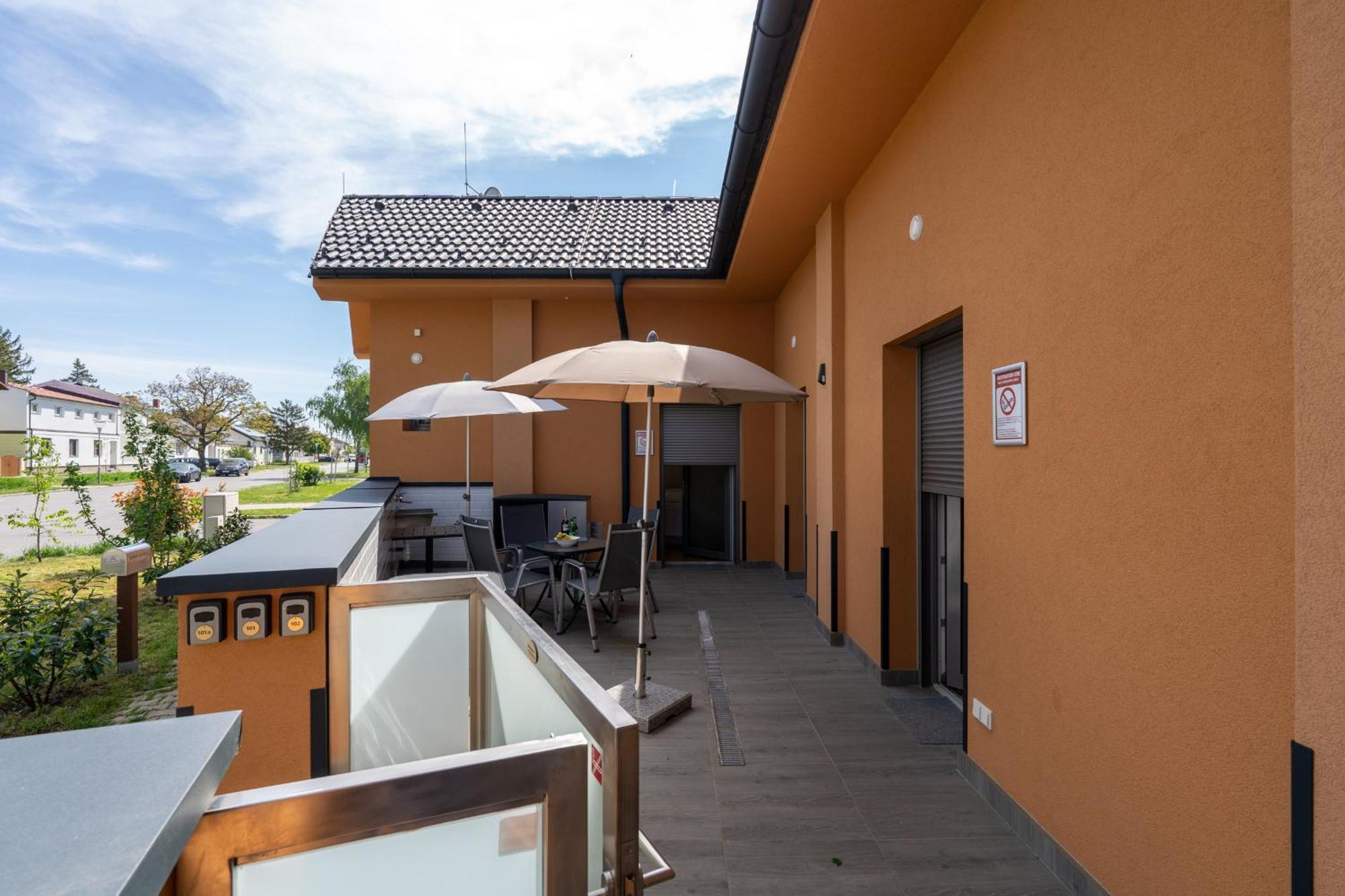 Pension Pannonia Parndorf Exterior photo