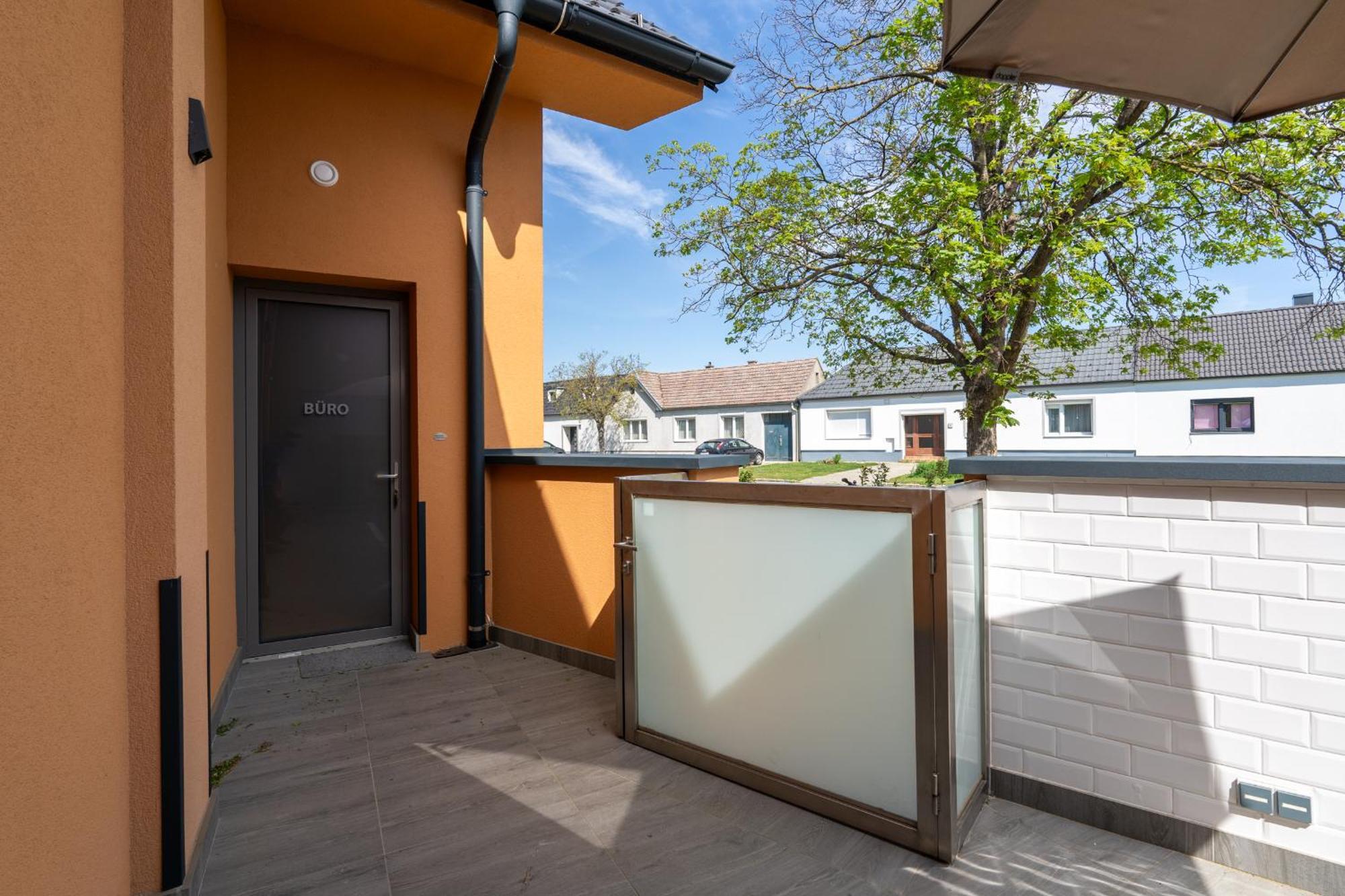 Pension Pannonia Parndorf Exterior photo